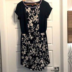 Vince Camuto dress tied at the waist